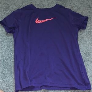 nike workout shirt